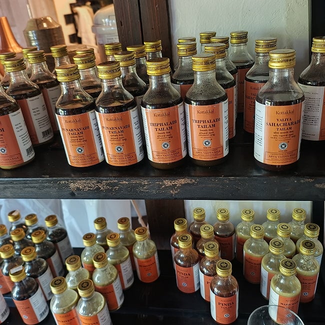 [E-TICKET・15名様限定]基礎理論習得済の方向け - ティラキタ アーユルヴェーダ オイルお試し体験会 - 2026年4月1日(水) 5 - オイルがとにかくたくさん！