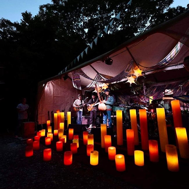 [E-TICKET]極楽温泉音楽祭2025 - 5月30日-6月1日(金・土・日) 5 - 昼も夜も素敵です♪