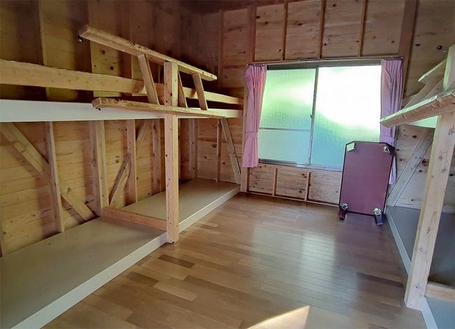 [E-TICKET]極楽温泉音楽祭2026 - バンガロー 6名様用 4 - バンガローの中の写真です