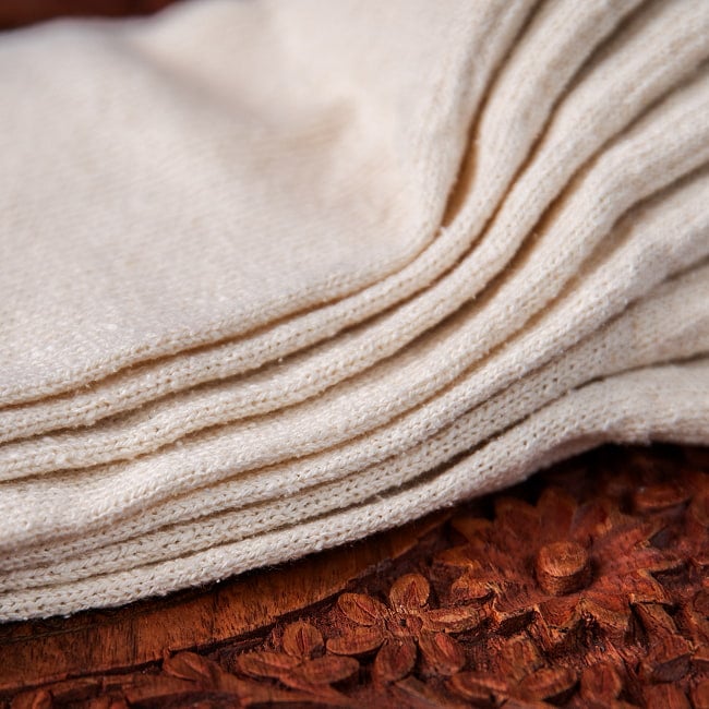 絹100％が気持ちよい インドの乾布摩擦 ガルシャナ手袋 6 - 柔らかい素材が気持ちよいです