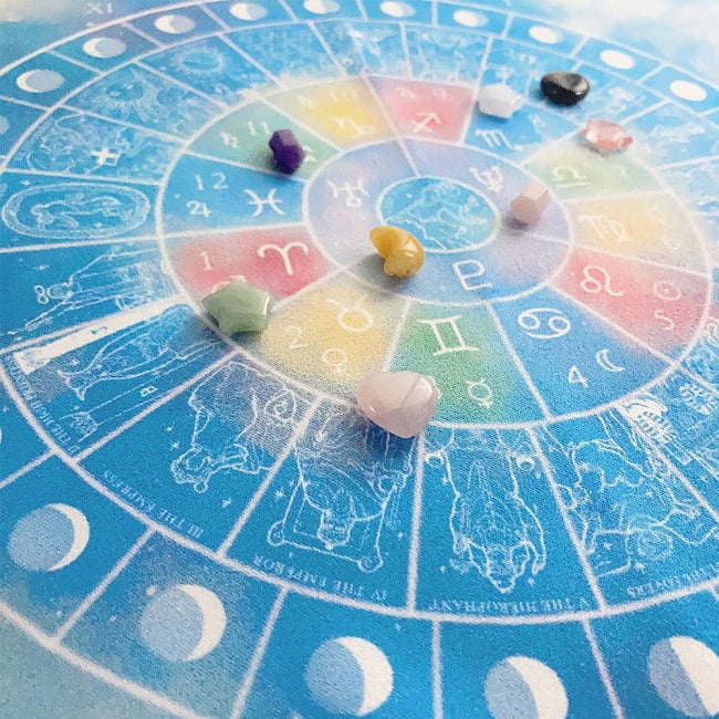 ファンシーリソマンシー 3点セット(シート、石、解説書）- Mysterious and cute stone fortune telling: Fancy Lithomancy 3-piece seの写真占い,カード,タロット,オラクル,ルノルマン,スピリチュアル,日本語