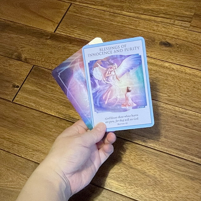 ラブ＆ライトディバインガイダンスカード - Love & Light Divine Guidance Card  4 - カードの大きさはこのくらいです