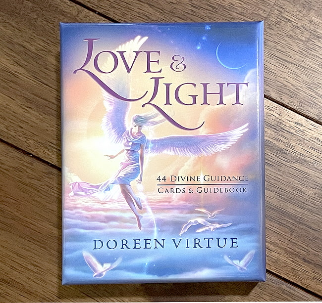 ラブ＆ライトディバインガイダンスカード - Love & Light Divine Guidance Card の写真1枚目です。パッケージ写真ですオラクルカード,占い,カード占い,タロット