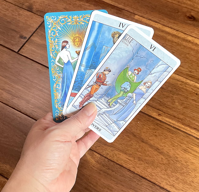 シークレットタロットカード−SECRET TAROT 4 - カードの大きさはこのくらいです