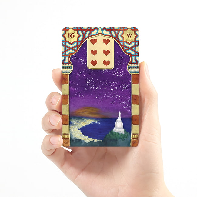 ラナ・ジョージ・ルノルマン - Lana George Renorman 4 - カードを手に持ってみました。カードを持った手は、付け根から中指の先まで約15cmです