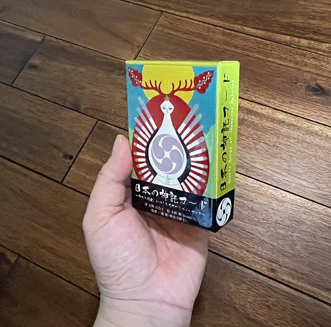 日本の神託カード ミニ - Japanese Shinto Card Mini 5 - 大きさの比較のためにパッケージを手にとってみました