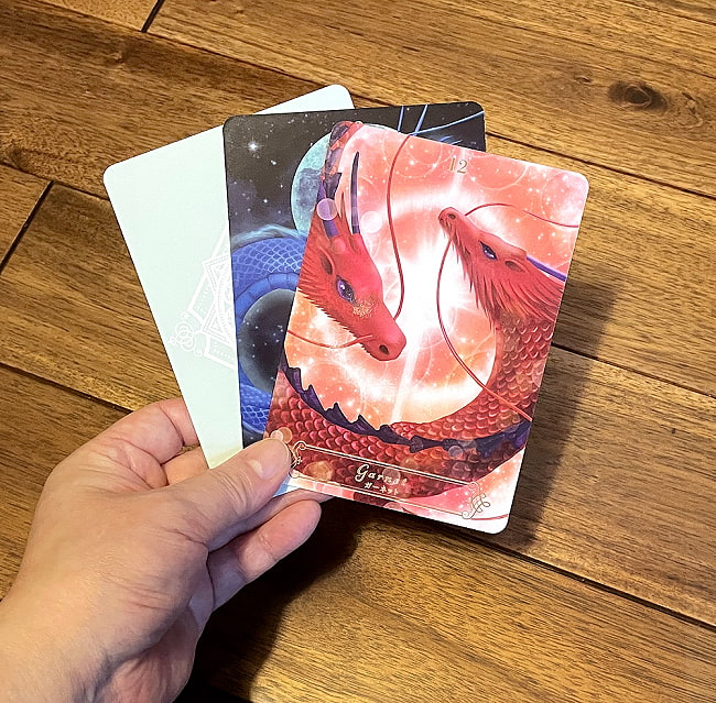 ドラゴンクリスタルチャネリングカード - Dragon Crystal Channeling Card 4 - カードの大きさはこのくらいです