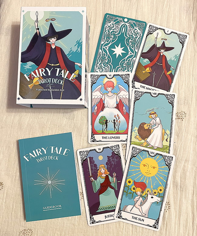 フェアリーテイルタロットカード - Fairy Tail Tarot Card 2 - 素敵なカードです。こちらのカードはウエイト版です。解説書は英語版ですが、翻訳券で日本語訳を見ること出来ます。