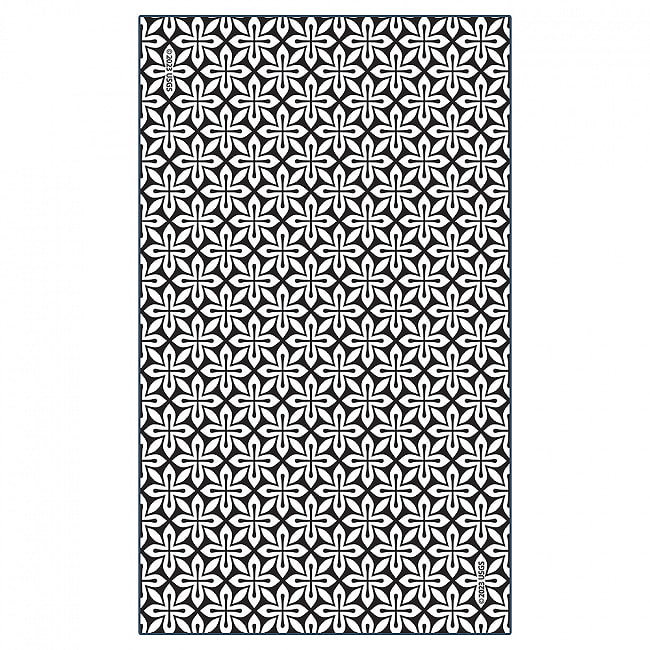 ブラックアンドホワイトタロット - Black & White Rider-Waite? Tarot Deck 4 - カードの大きさはこのくらいです