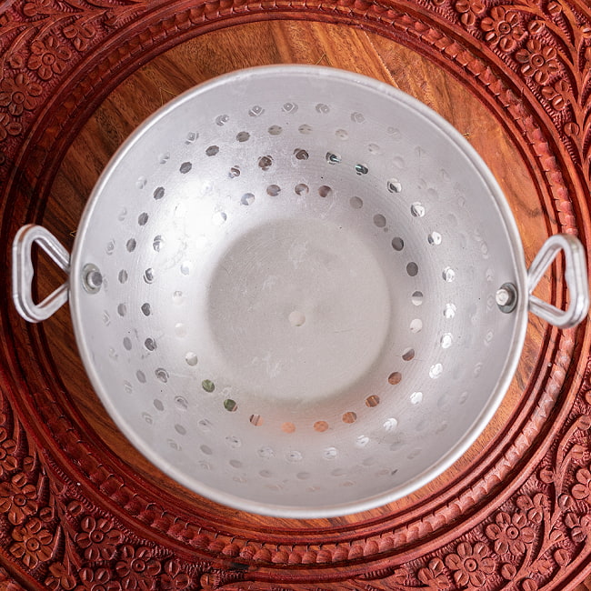 軽量リーズナブルなアルミニウム カダイ　インドの食器＆鍋 【直径約18ｃｍ】 3 - 上からの写真です