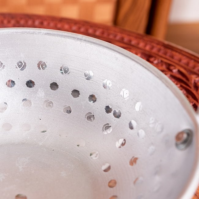 軽量リーズナブルなアルミニウム カダイ　インドの食器＆鍋 【直径約18ｃｍ】 4 - 拡大写真です