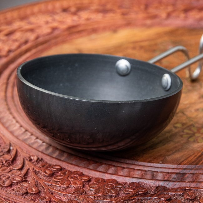 ミニタルカパン - 黒 ノンスティック【直径約11.5cm】インド料理でスパイスをテンパリングする調理器具 2 - 鍋部分です。