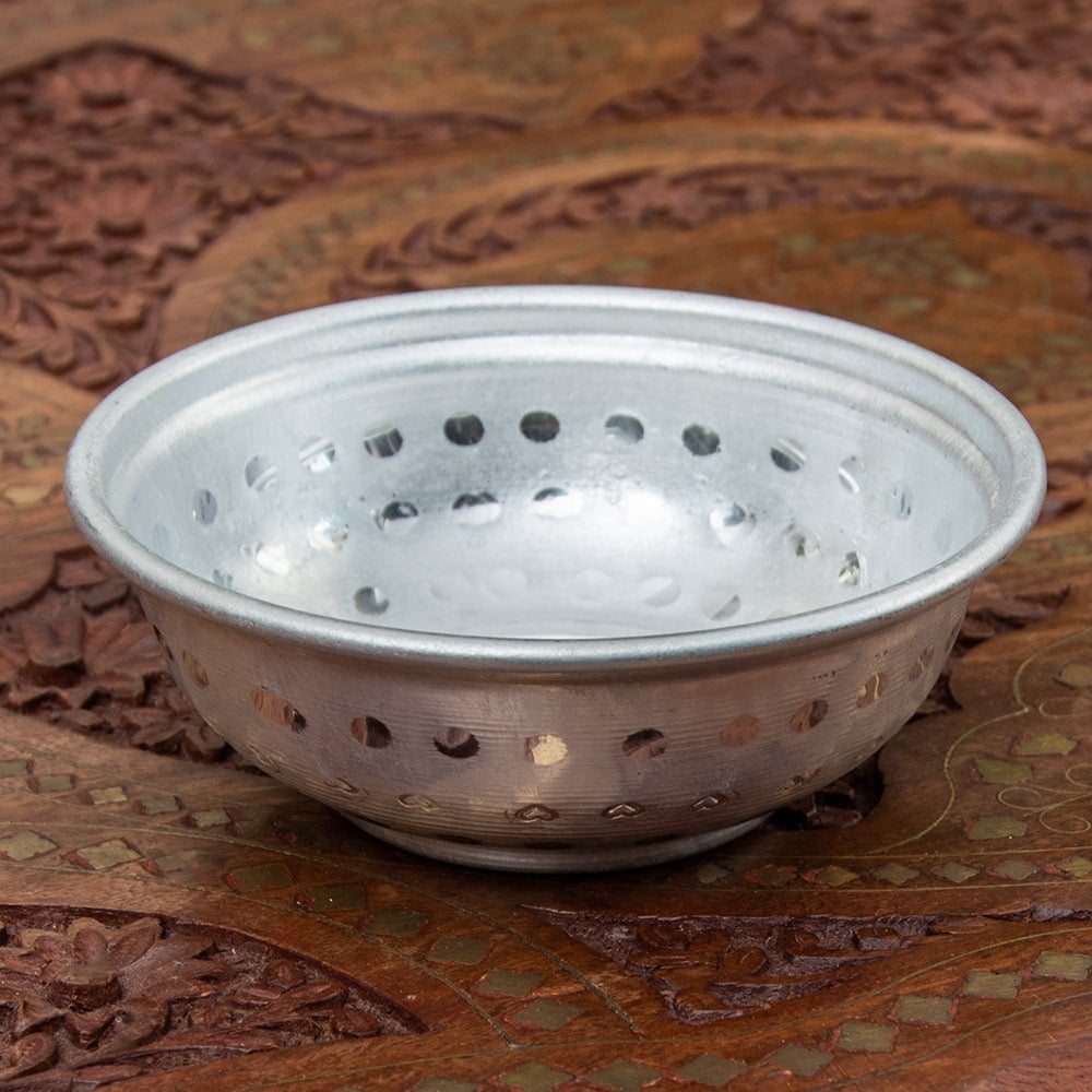 インドの透かし彫り軽量アルミボウル 外径：約12.5cm / 食器 カトラリー お盆 カップ グラス チャイ ラッシー マグカップ コーヒー アジ