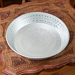 インドの透かし彫り軽量アルミ　特大皿　水盆にも使える - 外径：約32cm - サブ2