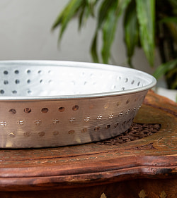 インドの透かし彫り軽量アルミ　特大皿　水盆にも使える - 外径：約32cm - サブ4