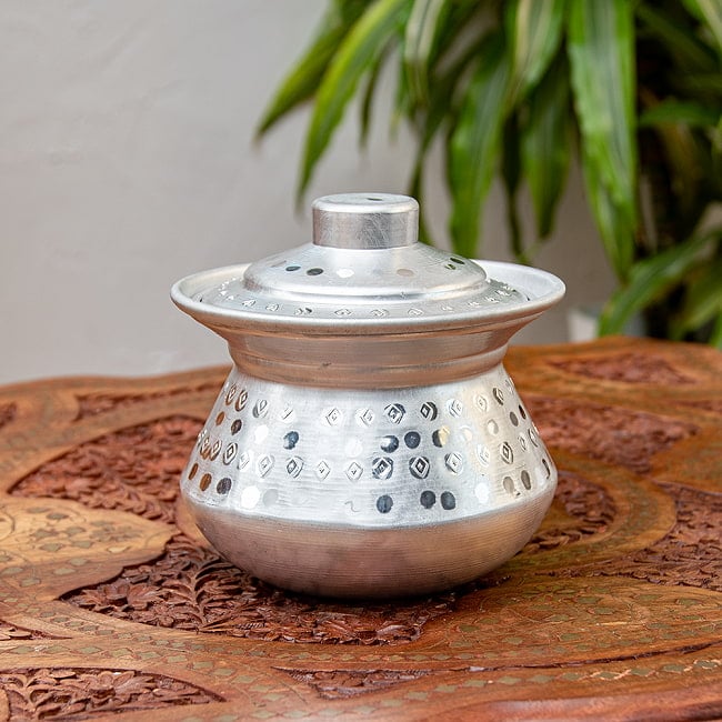 アルミのビリヤニ鍋 1.5人前サイズ 830cc程度の写真1枚目です。ビリヤニなどに！インド独特のお鍋です。アルミ食器,テーブルウェア,食器セット,アウトドア,レジャー
