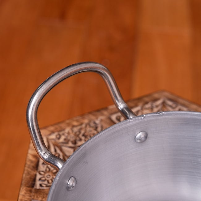 インド鍋 アルミニウム 調理用カダイ【直径：約20.5cm】 5 - アルミニウム製の為、このように部分的な欠けや変色などある場合がございます。