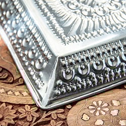 バリのアルミスクエアトレイ 手打ち細工が美しい - 20.5cm x 20.5cm - サブ4