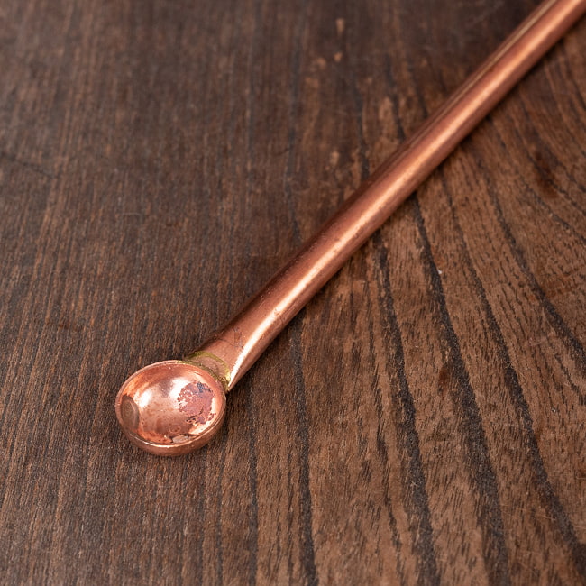 ヤジュニャ(Yajna)　護摩のルーツであるホーマ(Homa)の儀式に使われる銅のロングスプーン 長さ：約30cm 3 - 銅製なので、このような変色などございます。