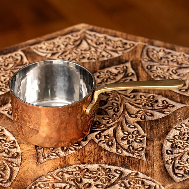 銅装飾のロイヤル　ミニソースパン〔約6.8cm〕　アンティークの趣ある　おしゃれな片手鍋 2 - 全体写真です