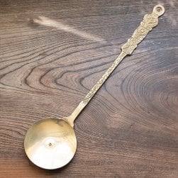 装飾が美しい　インドのブラスサーブスプーン　約37.5cm(ID-TBLWR-1227)