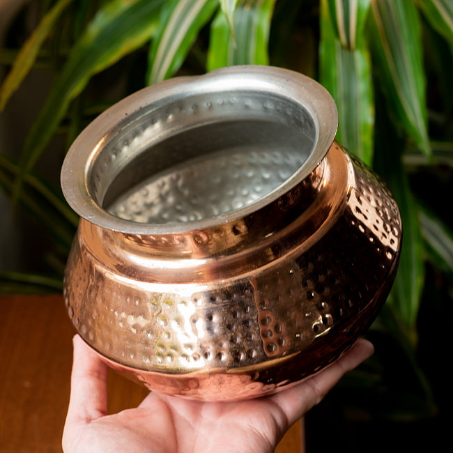 ハンディカダイ - インドの鍋【直径約19cm】 7 - このくらいのサイズ感になります