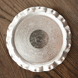 インド伝統唐草エンボスのアルミ皿【直径：13cm】