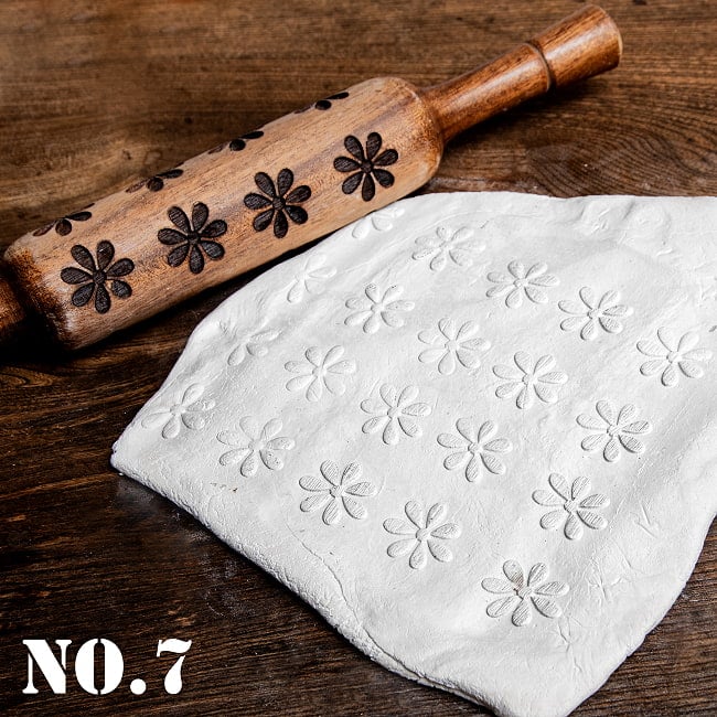 インドで手彫りされたエスニック柄 麺棒【約30cm】の選択用写真