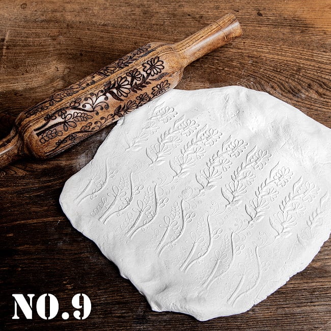 インドで手彫りされたエスニック柄 麺棒【約30cm】の選択用写真