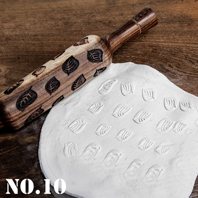 インドで手彫りされたエスニック柄 麺棒【約30cm】の選択用写真