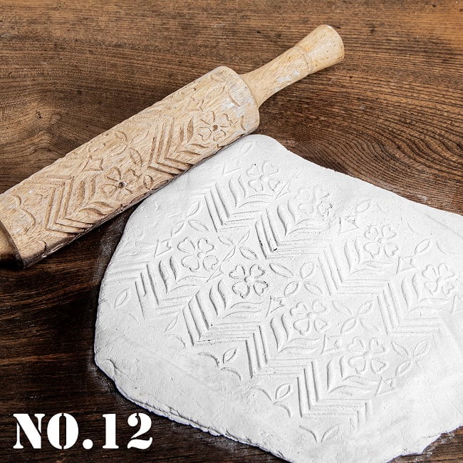 インドで手彫りされたエスニック柄 麺棒【約30cm】の選択用写真