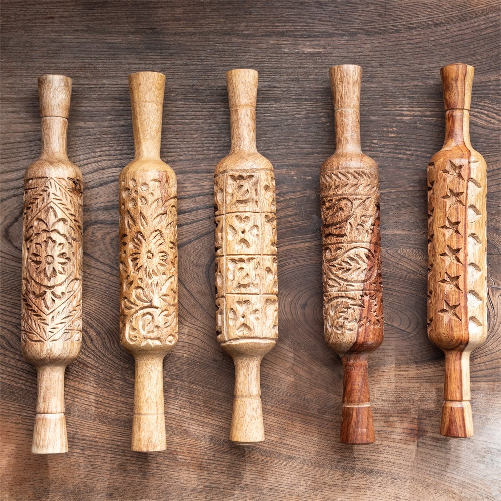 インドで手彫りされたエスニック柄　麺棒【約30cm】3枚目の説明写真です