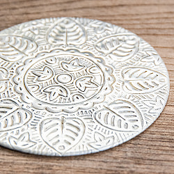 ムスリム職人の手仕事が息づく アルミコースター シンメトリーフラワー - サブ4