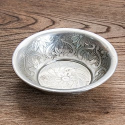 ムスリム職人の手仕事が息づく 薄彫り アルミボウル 薄小皿 直径：約12cm - サブ2
