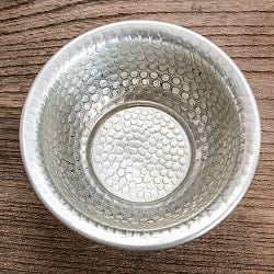 ムスリム職人の手仕事が息づく 薄彫り アルミボウル 直径：約8.5cm - サブ2