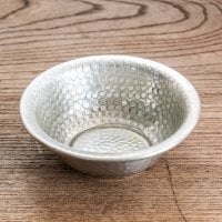 ムスリム職人の手仕事が息づく 薄彫り アルミボウル 直径:約8.5cm