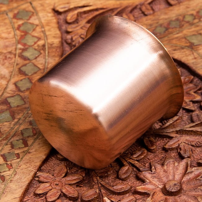 【祭壇用】銅製カップ　【直径：5.5cm】 3 - 底面と側面を見てみました。