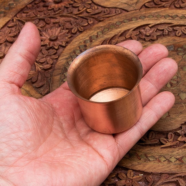 【祭壇用】銅製カップ　【直径：5.5cm】 4 - これくらいのサイズ感です。