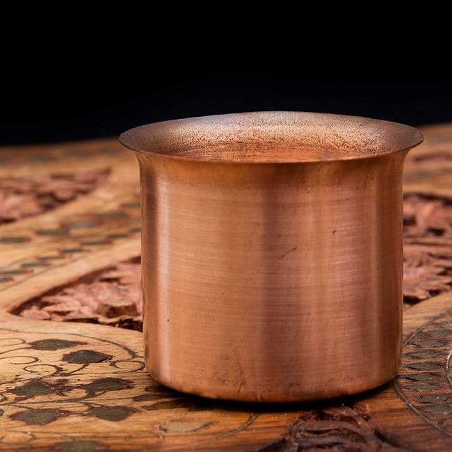 【祭壇用】銅製カップ　【直径：5.5cm】 5 - 独特の形状がいかにもインド的です。