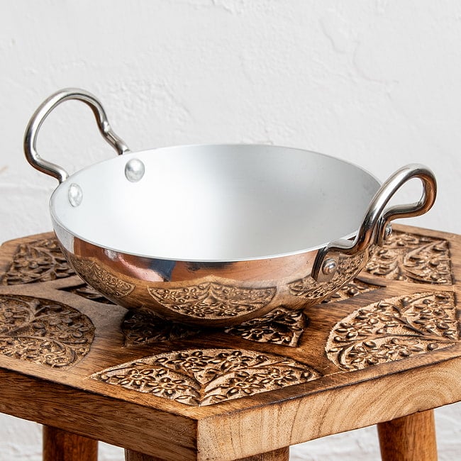 インドの食器＆鍋 アルミニウム カダイ 【直径16.5cm】 インド鍋の写真1枚目です。丸っこい形状が可愛らしいインドの鍋です。カダイ,インド,装飾,食器,鍋,調理器具,インド料理