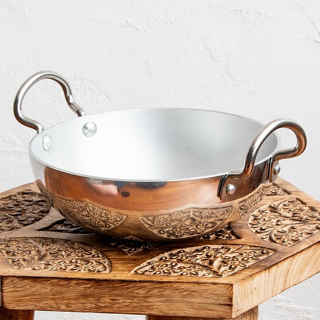 インドの食器＆鍋 アルミニウム カダイ 【直径17.5cm】 インド鍋の写真1枚目です。丸っこい形状が可愛らしいインドの鍋です。カダイ,インド,装飾,食器,鍋,調理器具,インド料理