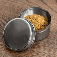 ステンレスのマサラケース・小物入れ 直径5.5cm 高さ3.5cm