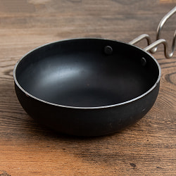 ずっしり大きめのタルカパン - 外径15cm程度 インド料理でスパイスをテンパリングする調理器具【持ちてカバーあり】 - サブ2