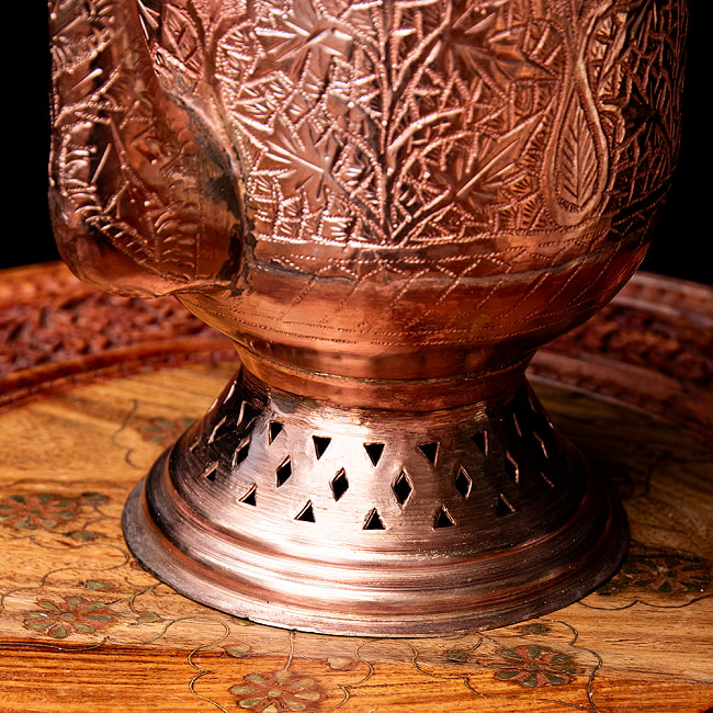 カシミールの重厚な精細彫金 水差し 銅仕上げ 高さ：29.5cm程度 6 - 土台部分です。