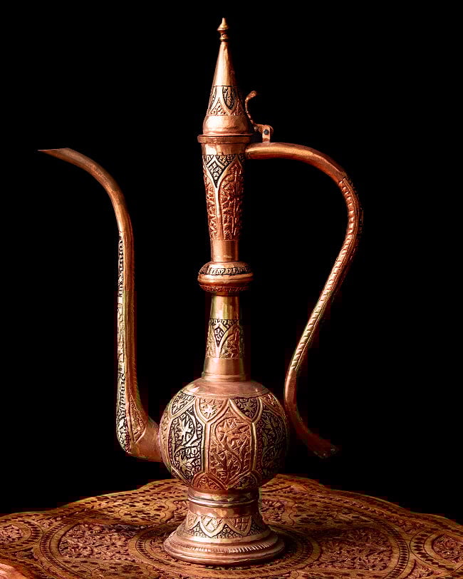 カシミールの重厚な精細彫金 エレガントな大型水差し 高さ:54cm程度の選択用写真