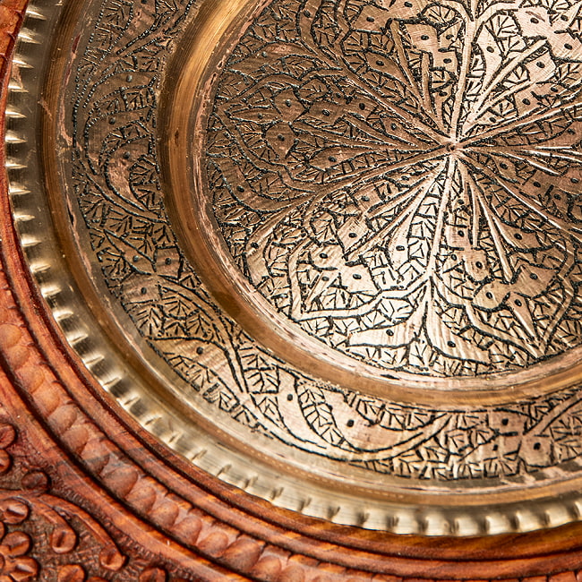 カシミールの重厚な精細彫金 カバリングプレート 豪華な蓋付きお皿 直径22.5cm程度 7 - 角度を変えてみてみました。