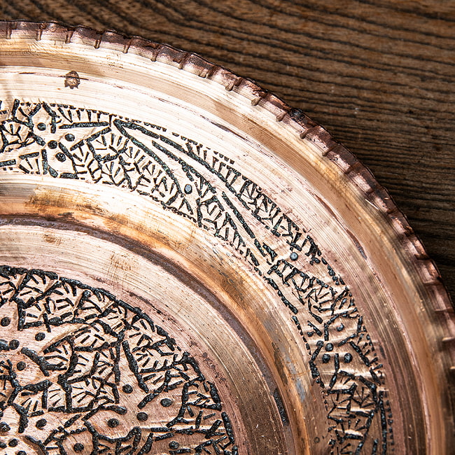カシミールの重厚な精細彫金 カバリングプレート 豪華な蓋付きお皿 直径22cm程度 9 - 細部を見てみました。