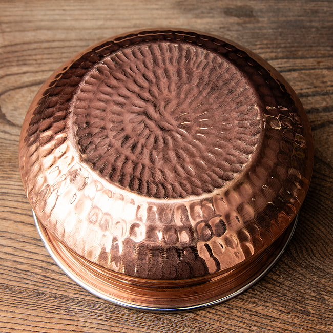 美しい槌目銅装飾仕上げ カダイ（直径：約17cm） 5 - 裏面です。打ち出しのパターンが美しいです。