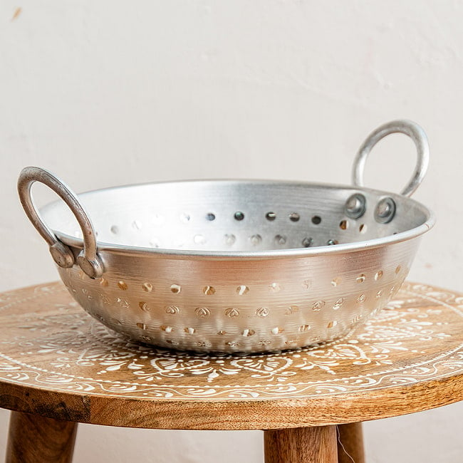 軽量リーズナブルなアルミニウム カダイ　インドの食器＆鍋 直径23.5cm程度 3 - 上からの写真です