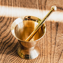 ミニミニサイズのスパイスグラインダー  真鍮 4.5cm - サブ3